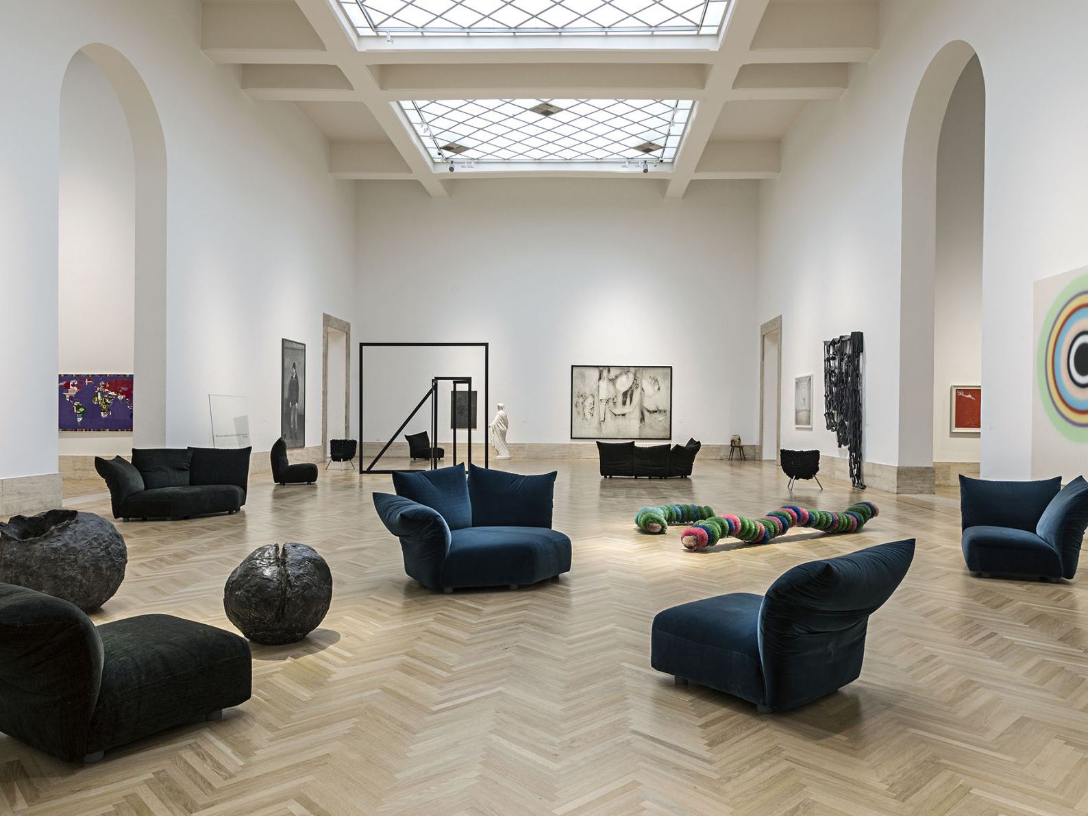  The National Gallery. 

 Edra products dialogue with the prestigious works of the National Gallery of Modern and Contemporary Art 

 in the exhibition Time is Out of Joint, created by Director Cristiana Collu. 