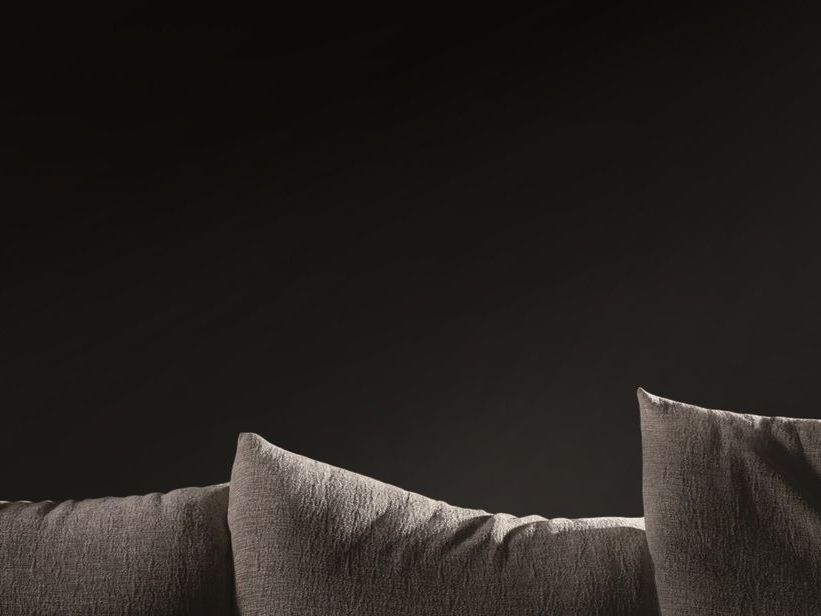 Standard Silhouette of the sofa.