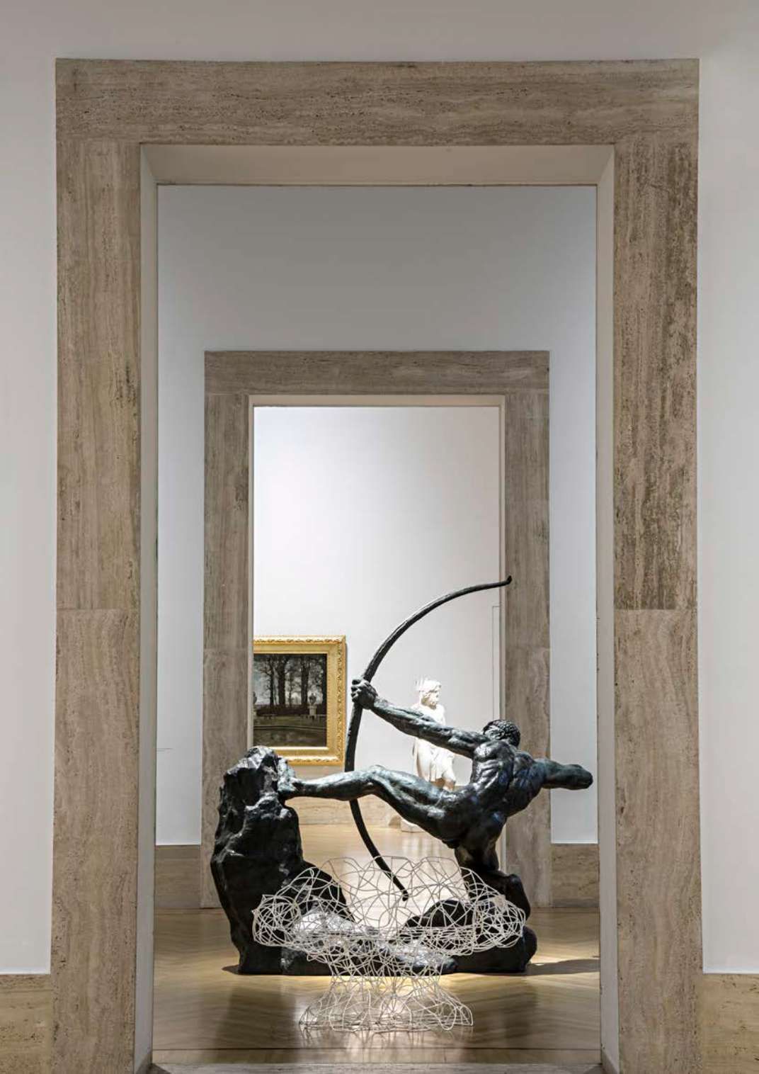   Corallo  
The armchair by Fernando and Humberto Campana in front of the sculpture "Héraklès archer" by Antoine Bourdelle, 1909 