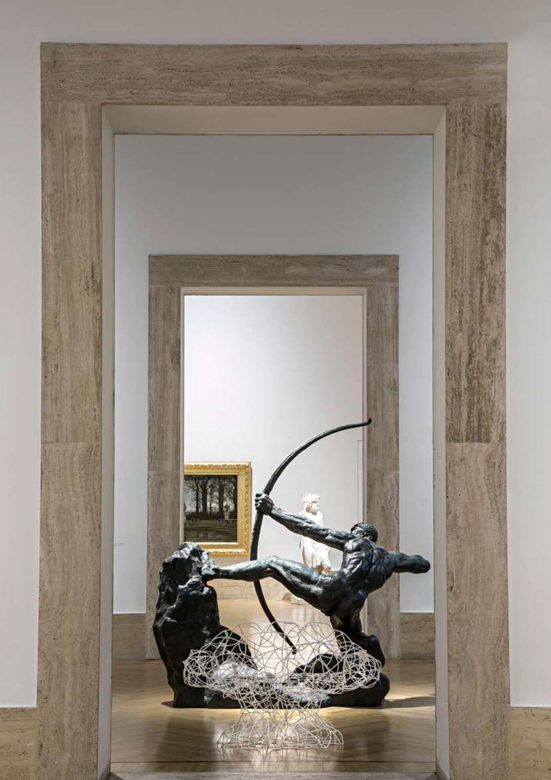  Corallo   The armchair by Fernando and Humberto Campana in front of the sculpture 