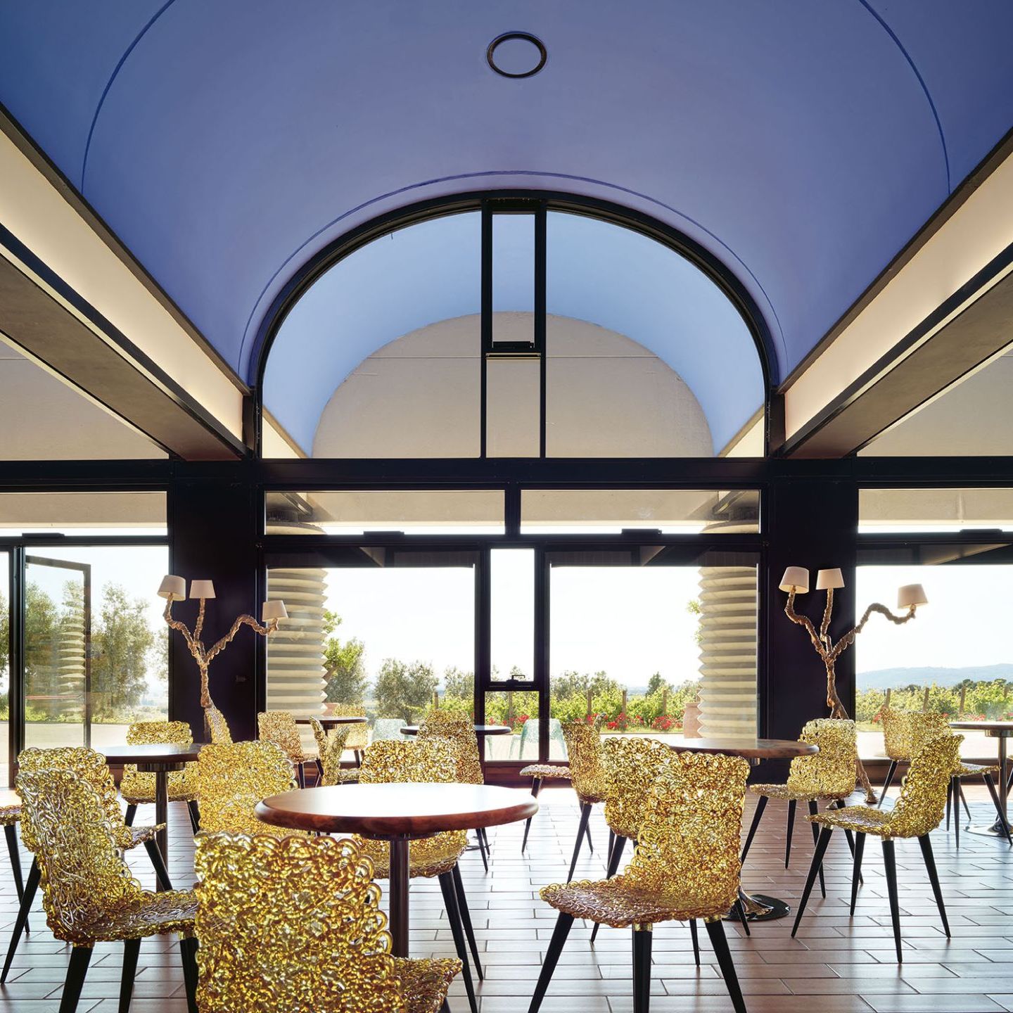  Gina and Full Moon. The shape and colour of the chairs in the modern tasting room echo the nature surrounding the winery. 
