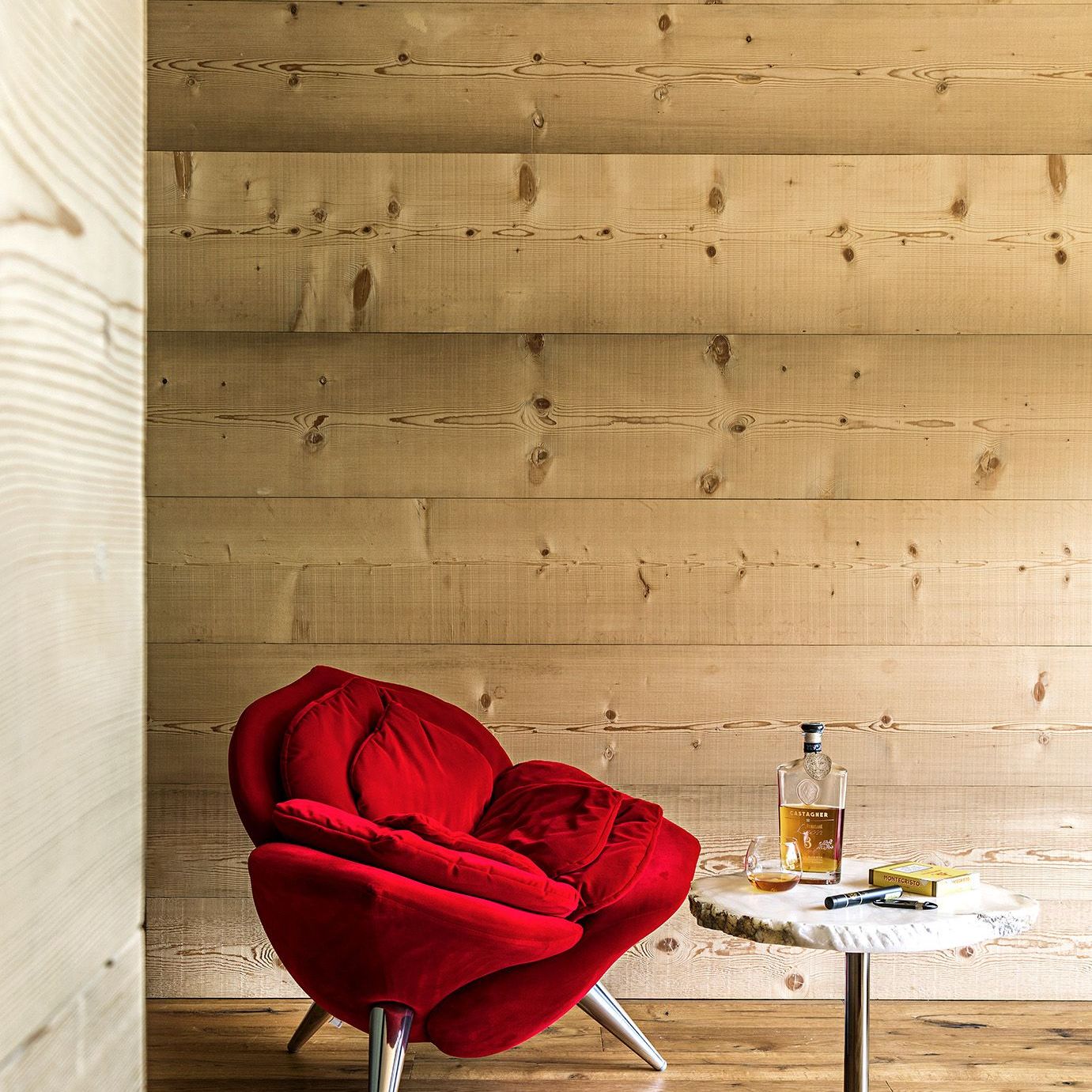   Cicladi  und  Rose Chair  die Hotelsuite einrichten.
   
 
