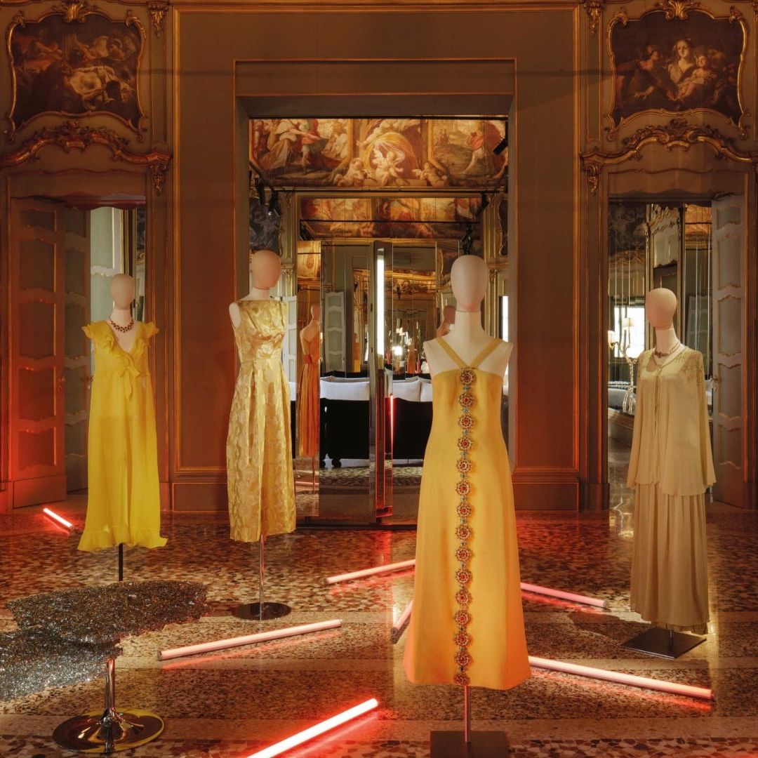  "Lady in Yellow". Four items of the 90s Diva signed (from the left) Christian Dior, Lanvin and Raphaelle Venice 