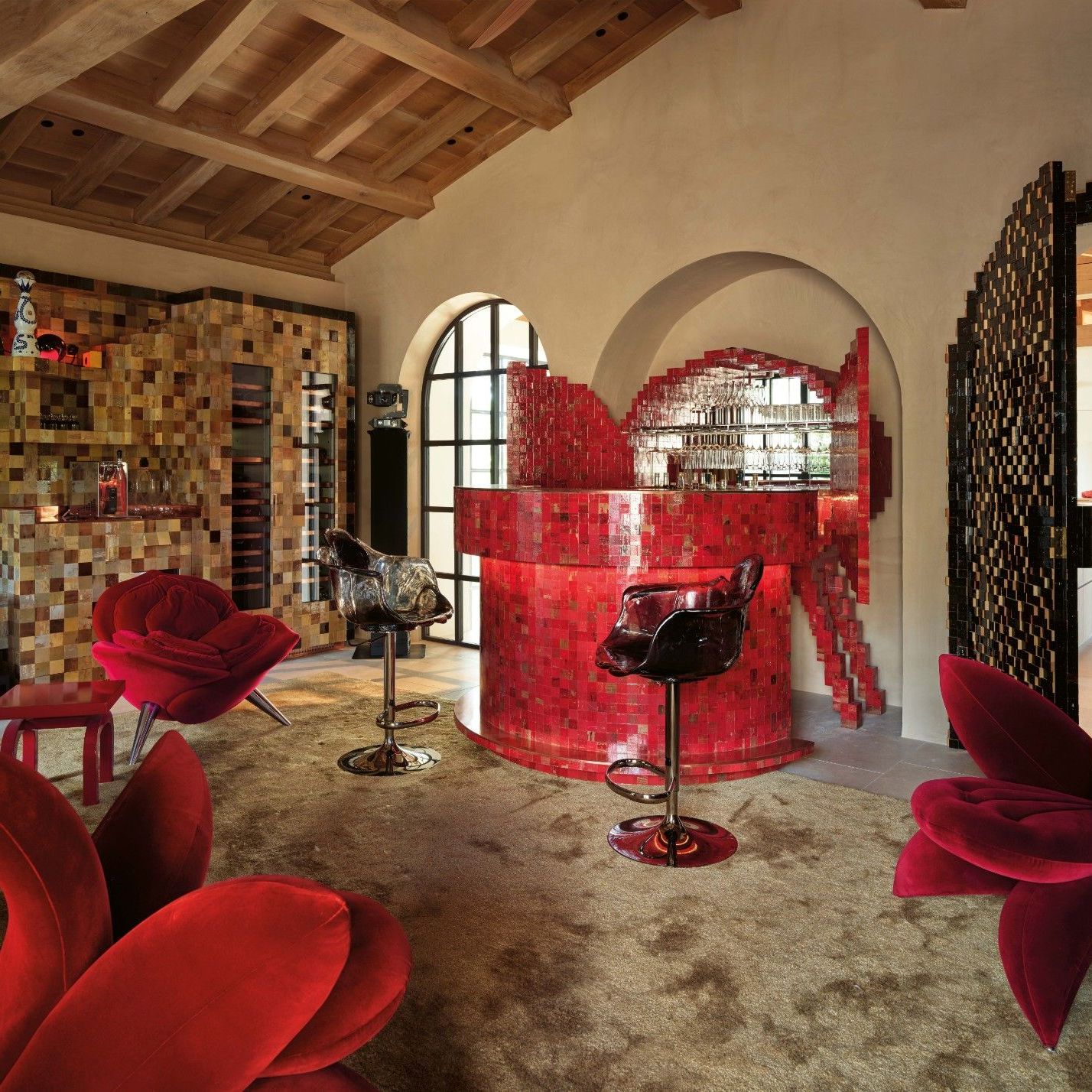 Ella, Flowers Collection. Anthracite stools and Getsuen and Rose Chair armchairs in Velvet echo the tones of colour in the space. 