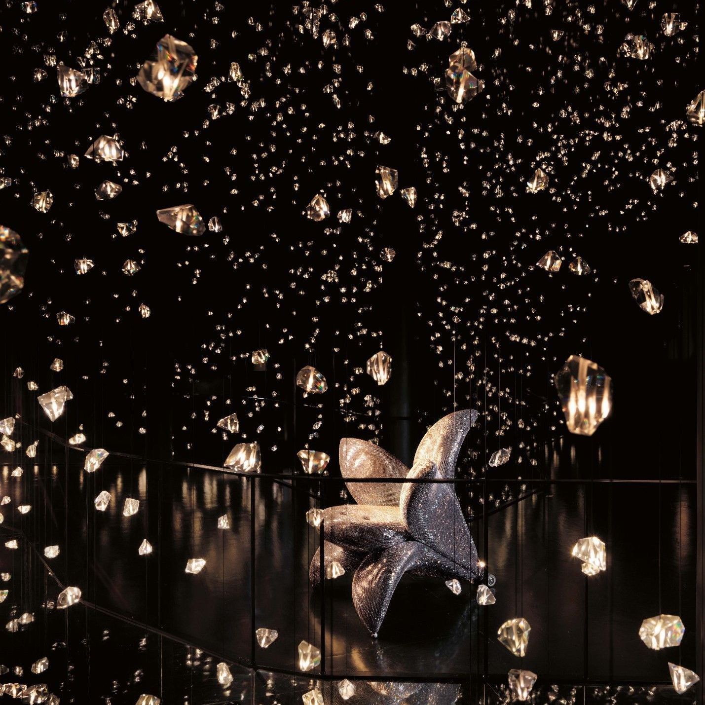  Diamond CristallizedTM with Swarovski&reg;. Getsuen, Flap and Tatlin with the special crystal covering in the &ldquo;Pulse Voronoi&rdquo; room by Rafael Lozano-Hemmer. 