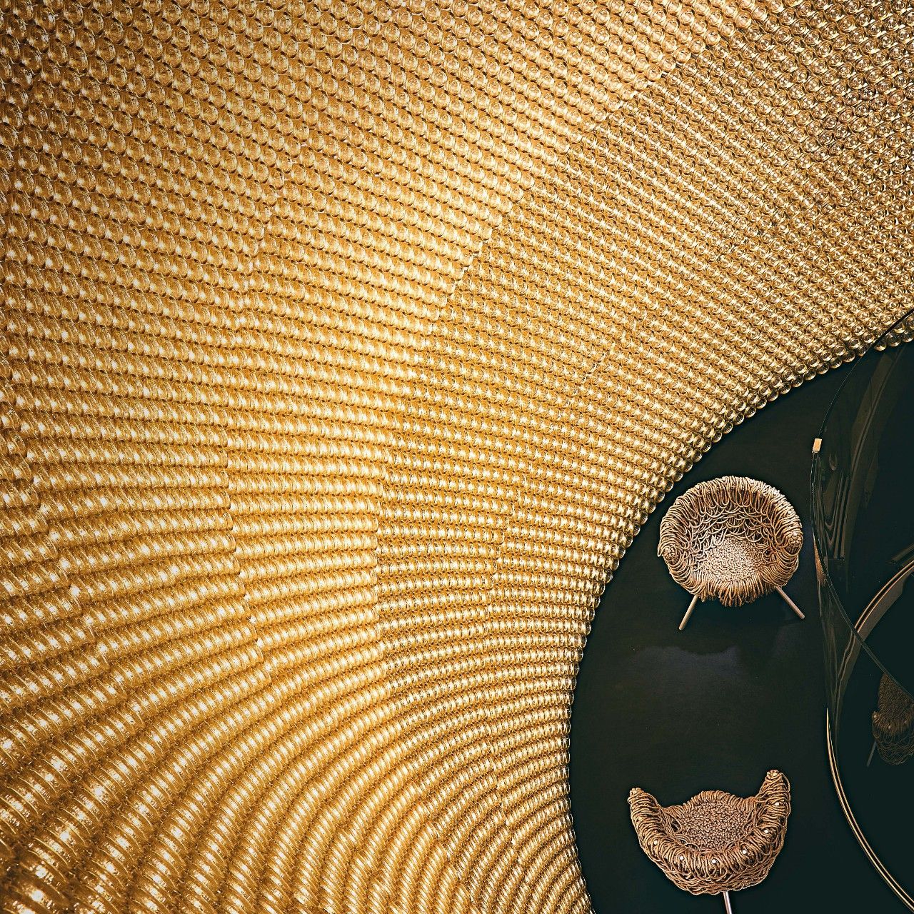  Vermelha Oro. Under the dome formed by 33,000 backlit Cuv&eacute;e Prestige bottles. 