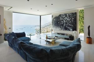   Standard  is a comfortable invitation to enjoy magnificent views of the bay 